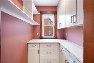 256 S Huntington Ave, Unit 2 in Boston, MA - Building Photo - Building Photo