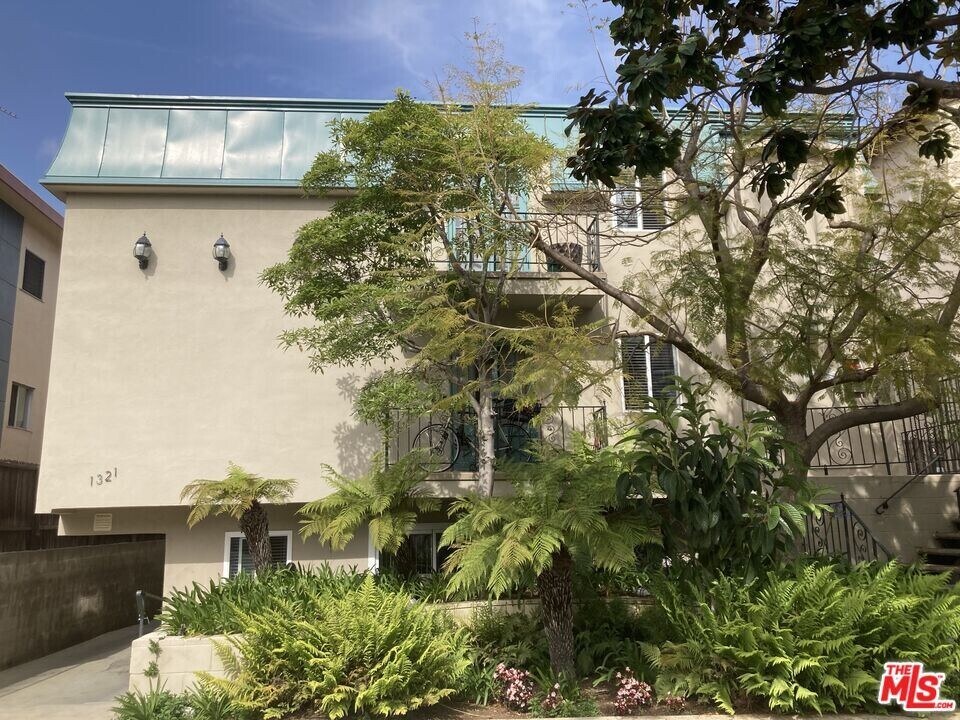 1321 Euclid St in Santa Monica, CA - Building Photo