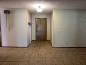 7742 S 72nd E Pl in Tulsa, OK - Foto de edificio - Building Photo