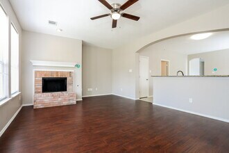 4405 Crystal Ln in Garland, TX - Building Photo - Building Photo