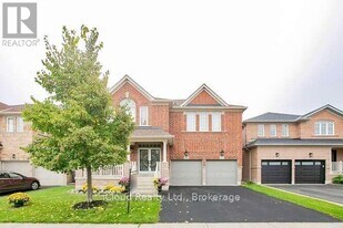 81 Crown Victoria Dr in Brampton, ON - Building Photo