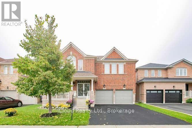 81 Crown Victoria Dr in Brampton, ON - Building Photo