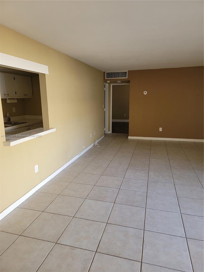 4440 NW 79th Ave in Doral, FL - Building Photo - Building Photo