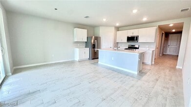 17710 Shade Tree Loop in Punta Gorda, FL - Building Photo - Building Photo