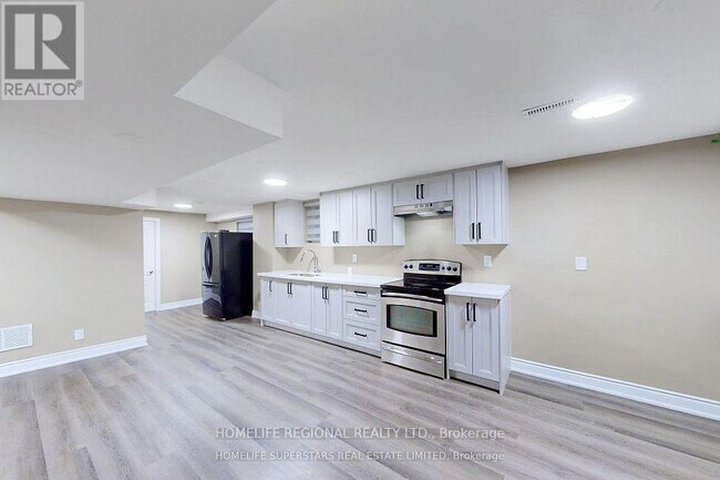7537 Lully Ct in Mississauga, ON - Building Photo - Building Photo