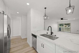 4182 Mount Alifan Pl, Unit G in San Diego, CA - Foto de edificio - Building Photo