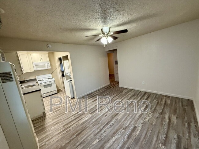 1931 Valley Rd in Reno, NV - Building Photo - Building Photo