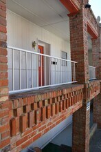 113 NW Main St in Ennis, TX - Foto de edificio - Building Photo