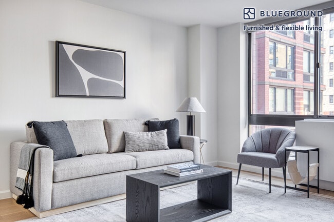 255 W 94th St
