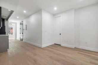 283 S 2nd St, Unit 1 in Brooklyn, NY - Building Photo - Building Photo