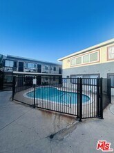 8800 Cedros Ave in Los Angeles, CA - Building Photo - Building Photo