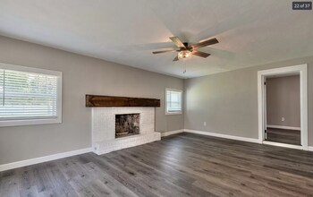 553 Peacock Rd in Daytona Beach, FL - Building Photo - Building Photo