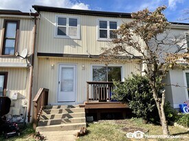 9923 Valley Park Dr in Damascus, MD - Building Photo