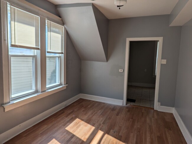 1527 Ogden Ave-Unit -f4a8201b-5655-11ee-be47-0e89a8475669 in St. Louis, MO - Building Photo - Building Photo