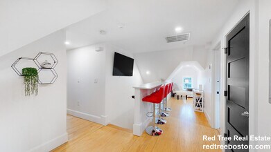 659 South St, Unit 1 in Waltham, MA - Building Photo - Building Photo