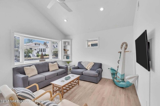 property at 638 Redmond Ave
