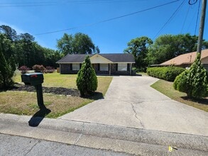 1011 Farr Ct in Hinesville, GA - Building Photo - Building Photo