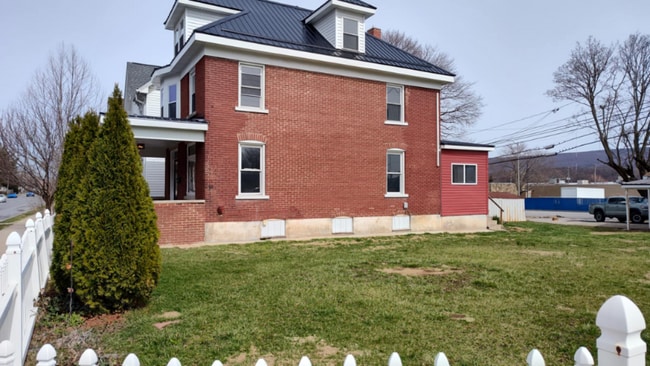 3037 Broad Ave in Altoona, PA - Building Photo - Building Photo