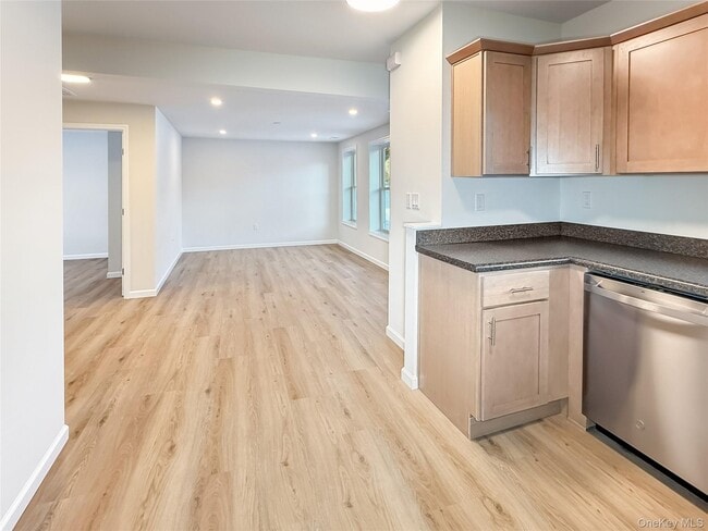 4332 Albany Post Rd in Hyde Park, NY - Building Photo - Building Photo