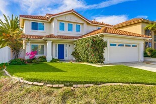 2093 Sequoia Crest in Vista, CA - Building Photo