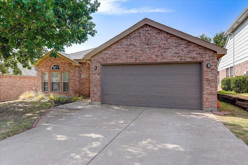 4904 Diamond Trace Trail in Fort Worth, TX - Building Photo