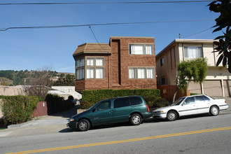 570 Baden Ave in South San Francisco, CA - Foto de edificio - Building Photo