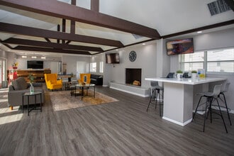 Renaissance at Strawberry Creek Apartments in Jacksonville, FL - Foto de edificio - Interior Photo