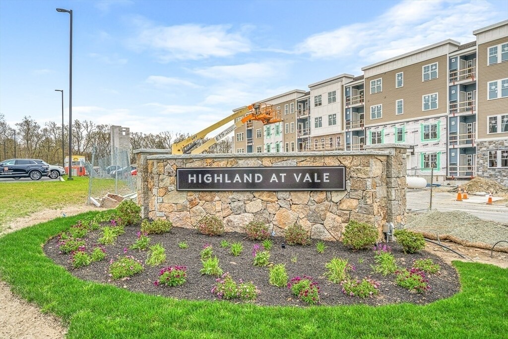 2 Stratton Dr in Woburn, MA - Building Photo