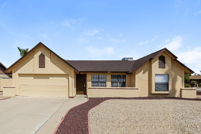 property at 6004 W Kings Ave
