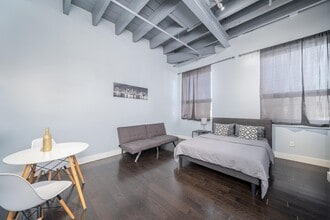 235 Orient Ave in Jersey City, NJ - Building Photo - Building Photo