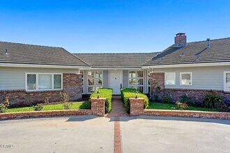 13922 Foothill Rd in Santa Paula, CA - Foto de edificio - Building Photo