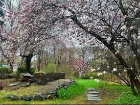 39 Drabbington Way, Unit #1 in Weston, MA - Building Photo