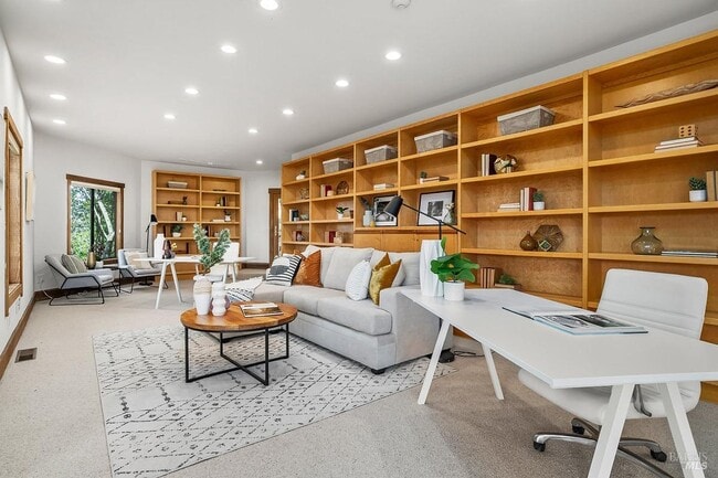 property at 1100 Bayhills Dr