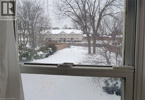 498 Ottawa Street S in Kitchener, ON - Building Photo