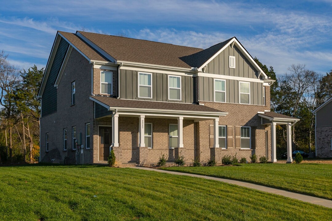 2217 Hospitality Ln in Murfreesboro, TN - Foto de edificio