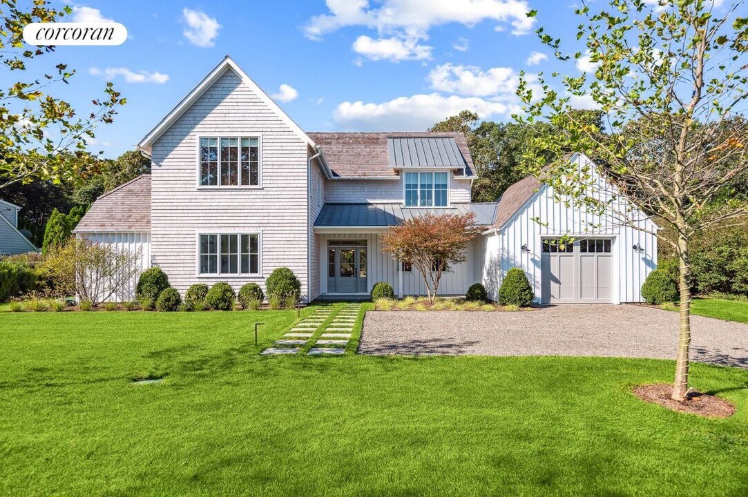 13 Boxwood St in East Hampton, NY - Building Photo