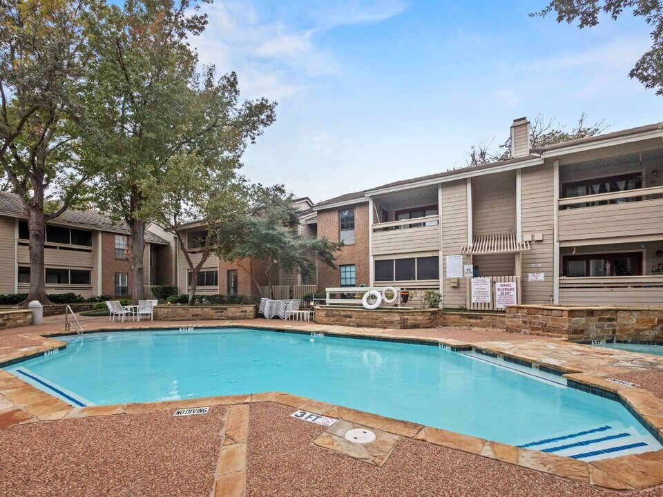 1909 Chasewood Cir in Arlington, TX - Building Photo
