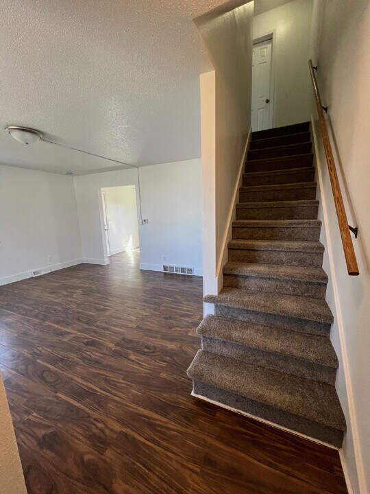 25 E Gray St in Des Moines, IA - Building Photo