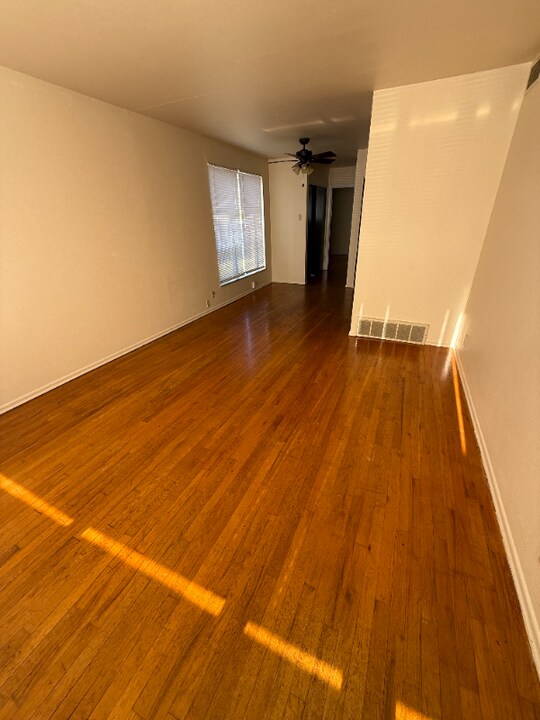 1297 Reavis Barracks Rd in St. Louis, MO - Building Photo
