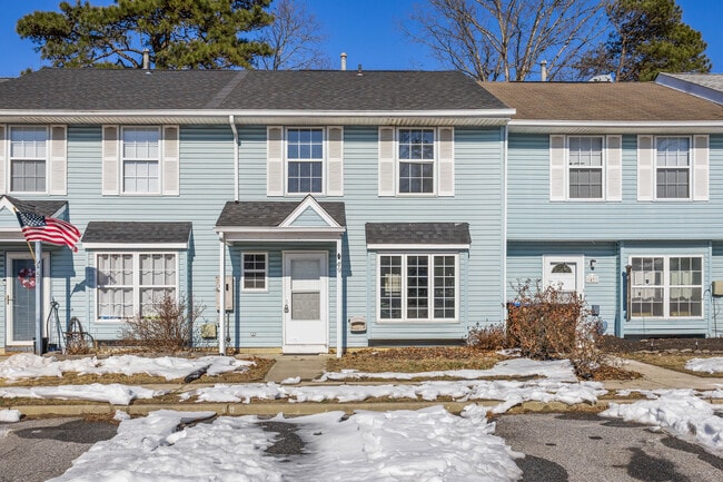 49 Grant Ln in Berlin, NJ - Foto de edificio - Building Photo