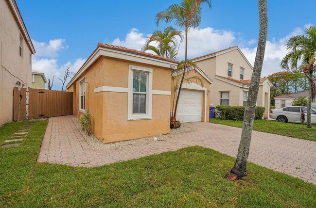 3387 Chickee Ln in Margate, FL - Building Photo - Building Photo