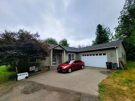 3181 Sand Dollar Rd W in Bremerton, WA - Building Photo