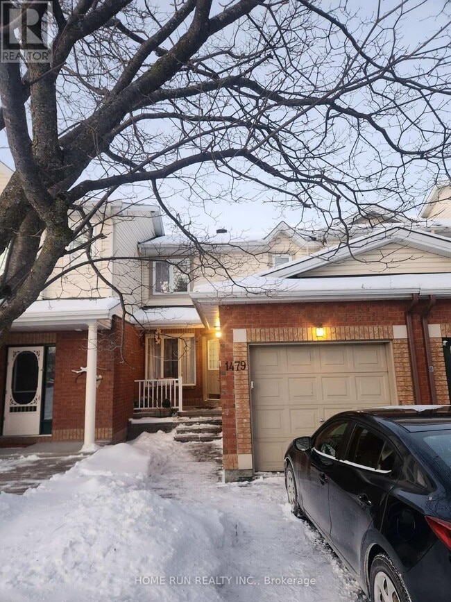 property at 1479 Lynx Crescent