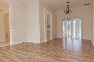 174 Crystal Oak Dr in DeLand, FL - Building Photo - Building Photo