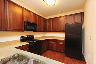 Briton Trace Apartments in Hampton, VA - Foto de edificio - Interior Photo