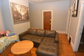 10 Brackett St, Unit 2 in Boston, MA - Foto de edificio - Building Photo