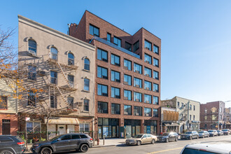 444 Graham Ave in Brooklyn, NY - Building Photo - Building Photo