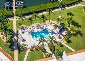 226 3rd St in Bonita Springs, FL - Building Photo