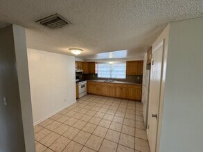 4747 15th Ave S in St. Petersburg, FL - Foto de edificio - Building Photo