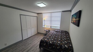 2650 S Course Dr, Unit 401 in Pompano Beach, FL - Foto de edificio - Building Photo